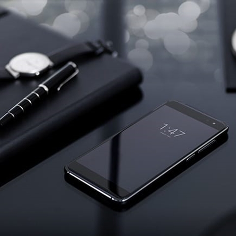 A decade of Vodafone Devices as Smart platinum 7 launches